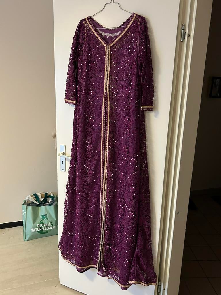 Caftan, Enlèvement, Porté