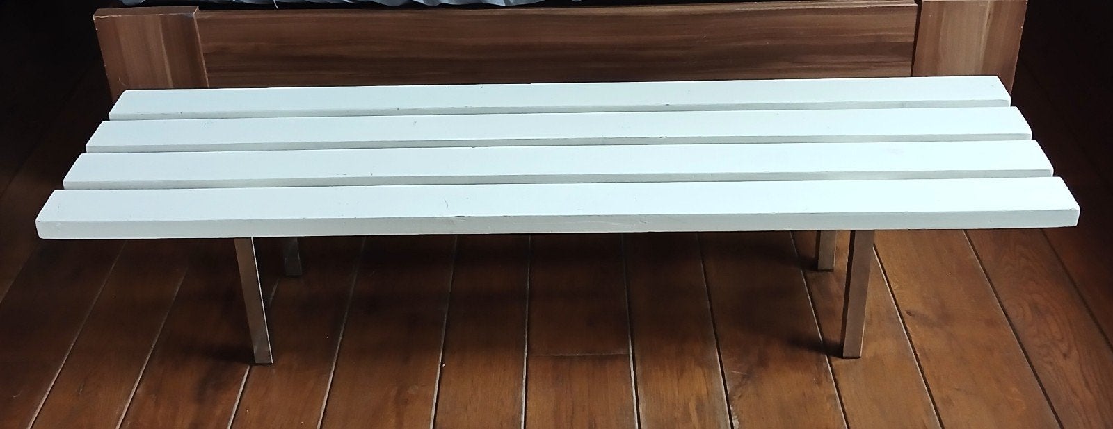 Banc blanc en bois, Ophalen