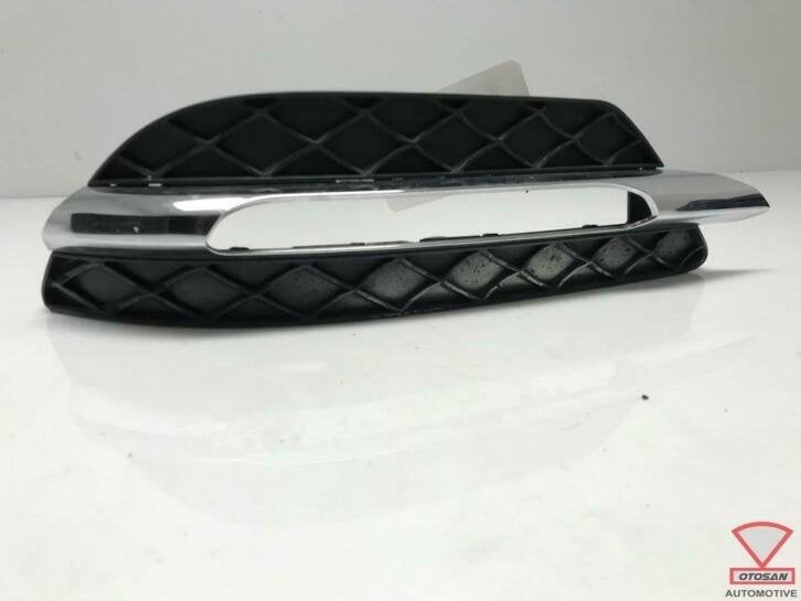 mercedes classe c w204 grille de pare chocs avant droite a20, Autos : Pièces & Accessoires, Mercedes-Benz AG, Pare-chocs, Mercedes-Benz