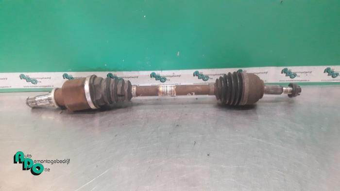 Arbre de transmission avant gauche d'un Renault Clio (Clio 3, Renault, -, 3 mois de garantie, Utilisé