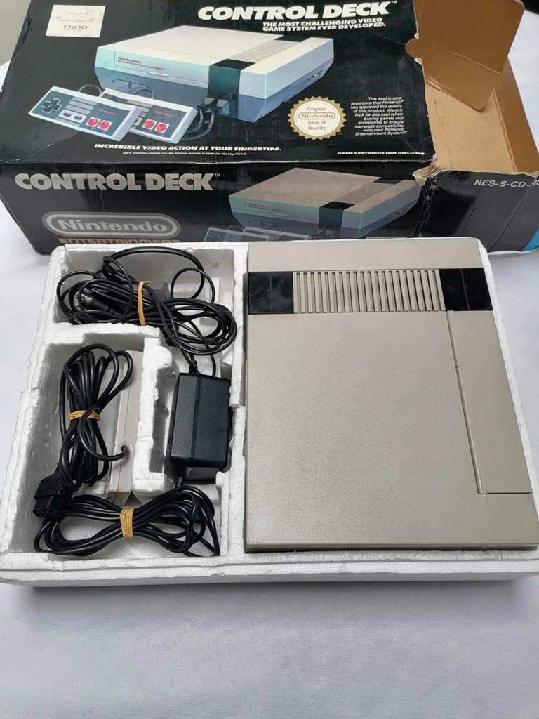 Nintendo NES in de doos, Games en Spelcomputers, Ophalen of Verzenden, Gebruikt, Met 1 controller