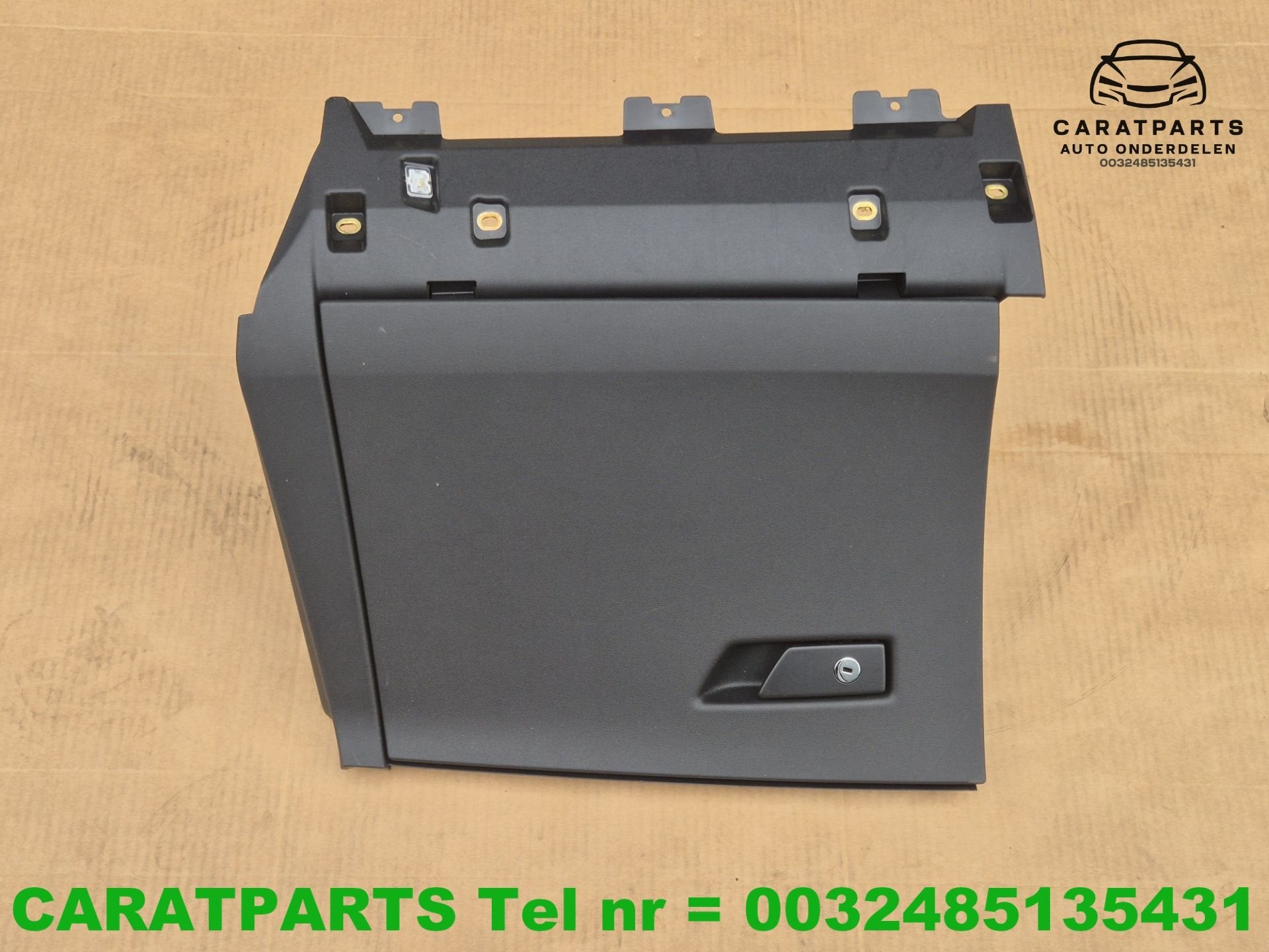 89B857035 Audi Q4 bo te gants Q4 bo te gants q4, AUDI AG, Auto-Union-Strasse 1
85045  Ingolstadt, DE, Audi, Utilisé