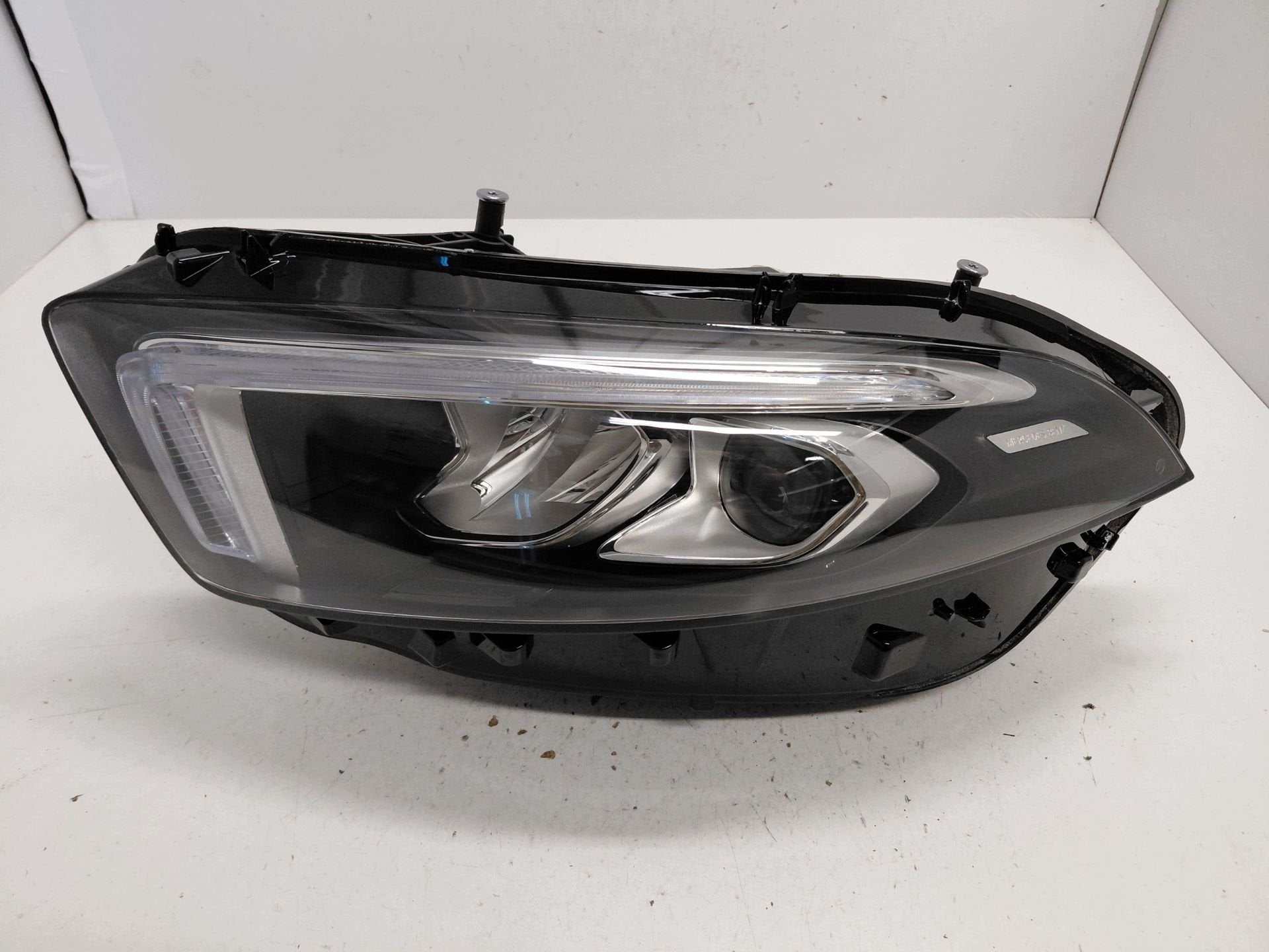 Mercedes A-Klasa W177 Koplamp Links A1779062700, Gebruikt, Mercedes-Benz AG, Mercedes-Benz, Mercedesstrasse 120
70372  Stuttgart, DE