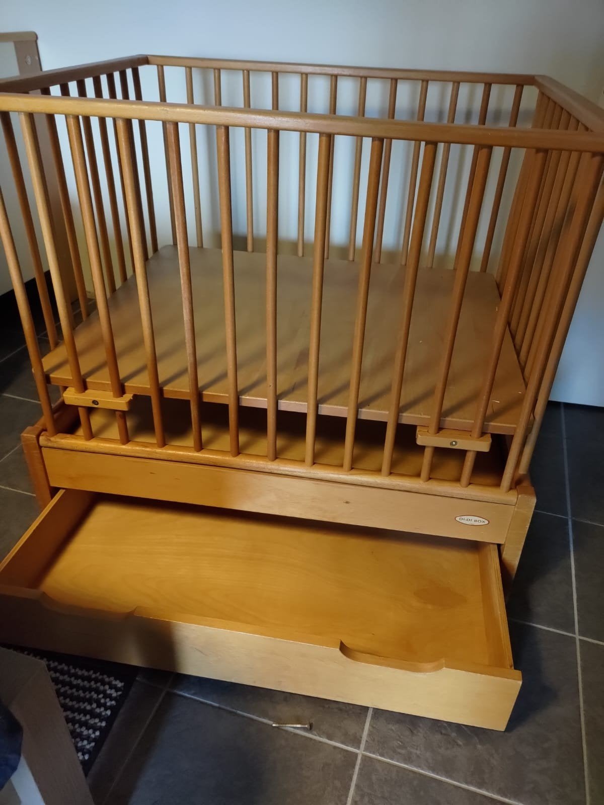 Babybox met verstelbare bodem en grote lade, Kinderen en Baby's, Ophalen, Lade