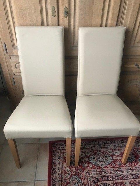 2 Witte houten stoelen met stof bekleed (nr4965), Huis en Inrichting, Stoelen, Ophalen, Zo goed als nieuw, Wit, Stof