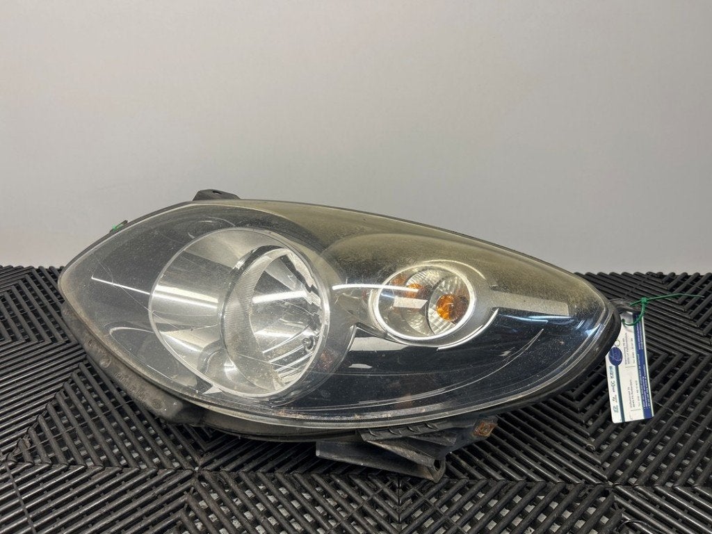 KOPLAMP LINKS Ford Fiesta 6 (JA8) (|27152700LI|), Gebruikt, Ford, Rixbecker Straße 75
59552  Lippstadt, DE, Info@forvia.com