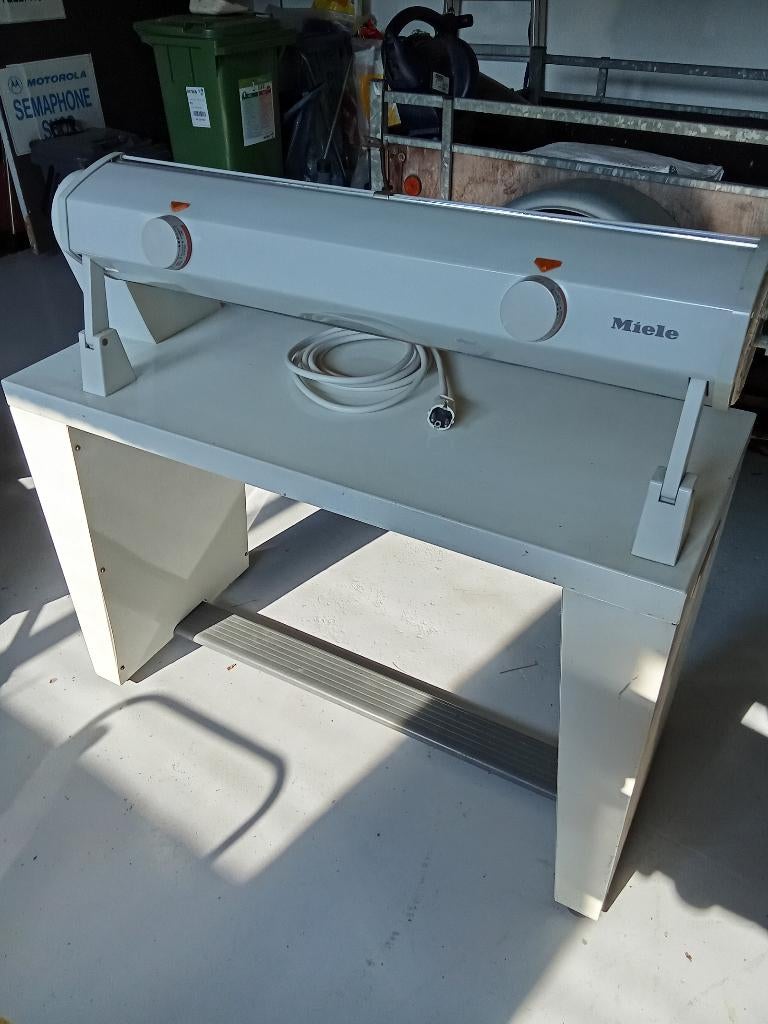 MIELE B855 strijkrolmachine, Electroménager, Fers à repasser & Planches à repasser, Enlèvement, Utilisé, Fer à repasser avec cordon