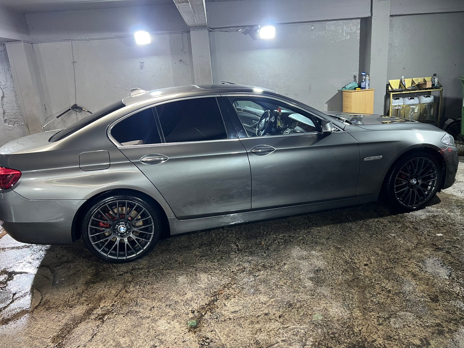 BMW 530d Automaat – Panoramisch Dak – Motor in Topstaat, Auto's, Automaat, Euro 6, 5 deurs, Particulier