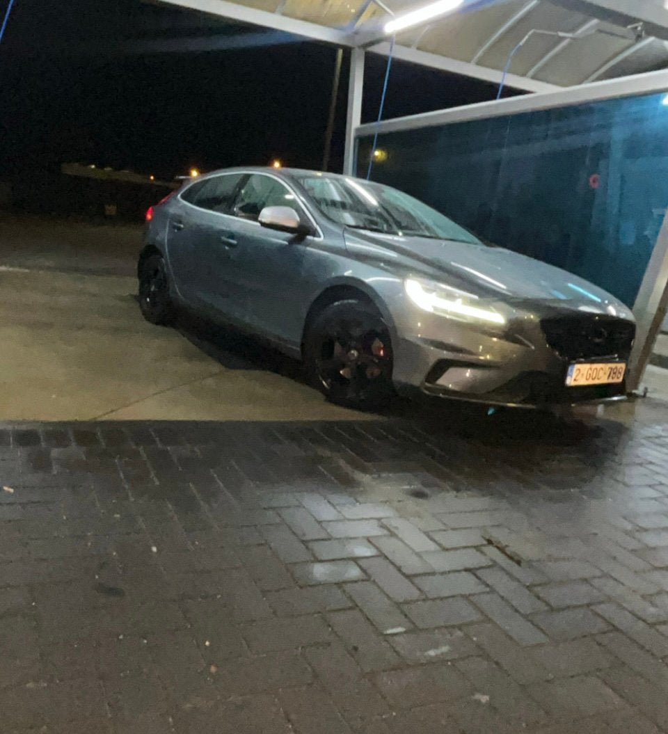 Volvo v40 t2 2.0l R Design, Voorwielaandrijving, Dealer onderhouden, Zwart, 4 cilinders