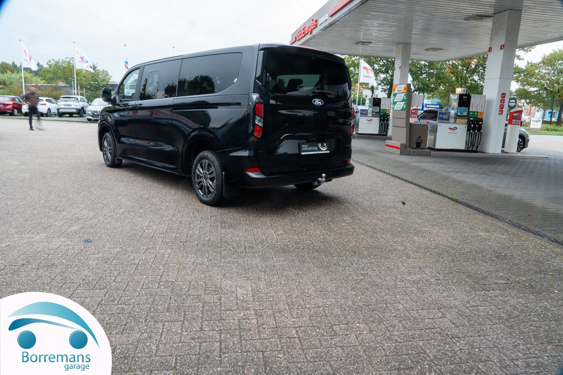 Ford Tourneo Custom  2.0 EcoBlue L2 Titanium | 9PL | Leder, Adaptive Cruise Control, Monovolume, 4 cilinders, Zwart