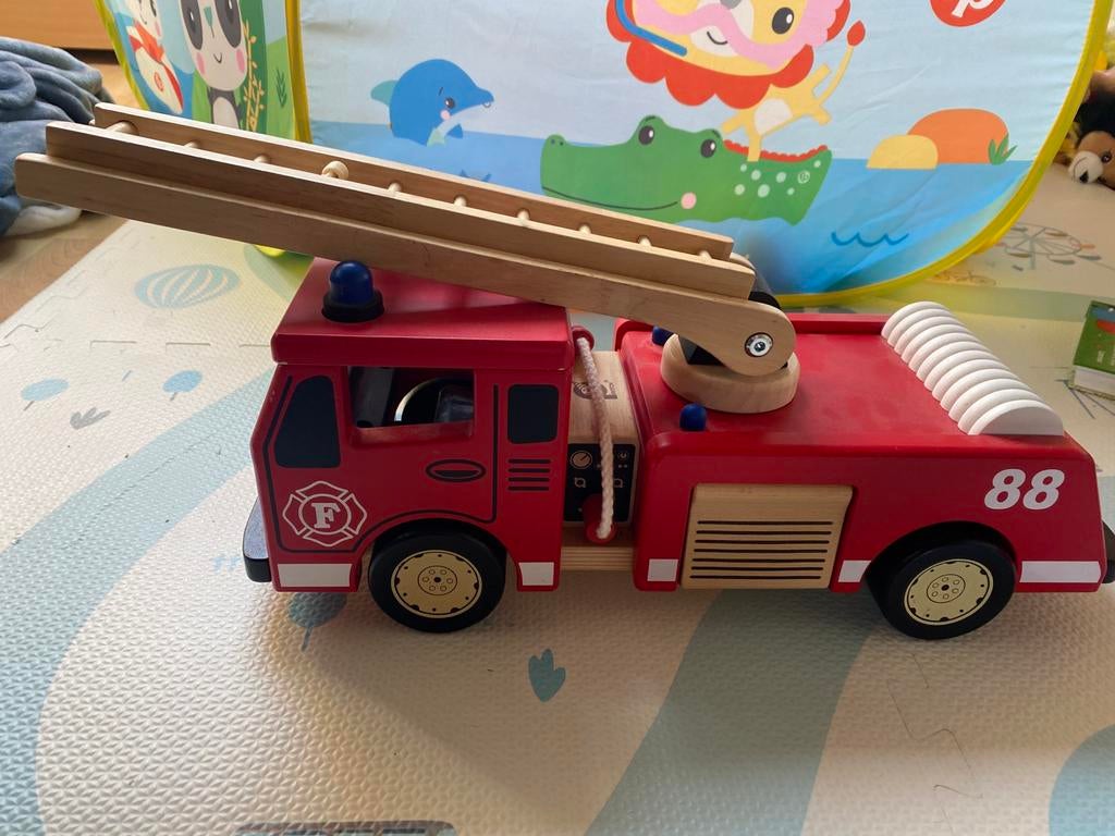 Houten brandweer wagen, Enlèvement, Utilisé