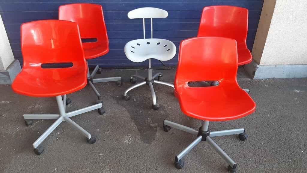 lot de chaises de bureau, IKEA. Rouge et gris, Roulettes, Maison & Meubles, Enlèvement, Utilisé, Rouge, Chaise de bureau