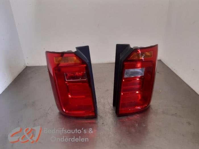 Kit feux arrière gauche + droite d'un Volkswagen Caddy, Volkswagen, -, 3 mois de garantie, Utilisé