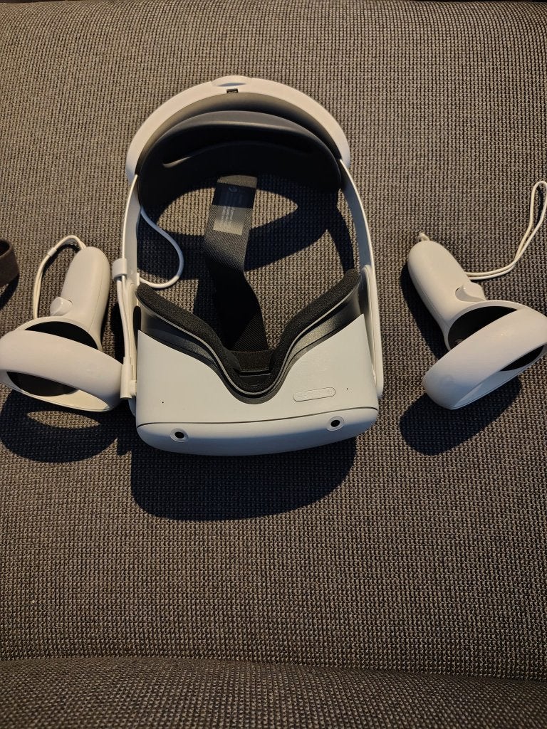 Meta quest 2 met travel case en externe batterij accesoire, Games en Spelcomputers, Ophalen, Zo goed als nieuw, VR-bril, Overige platformen