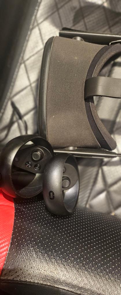 Oculus Quest, Enlèvement