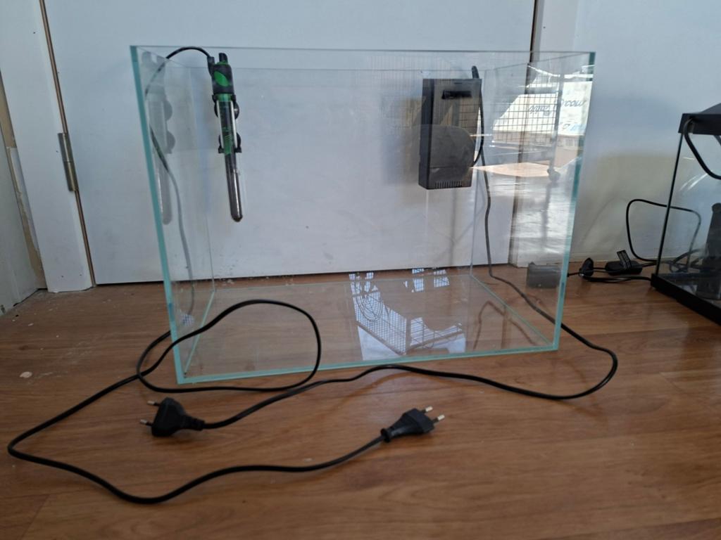 Aquarium van 40 liter + pomp + verwarming, Ophalen