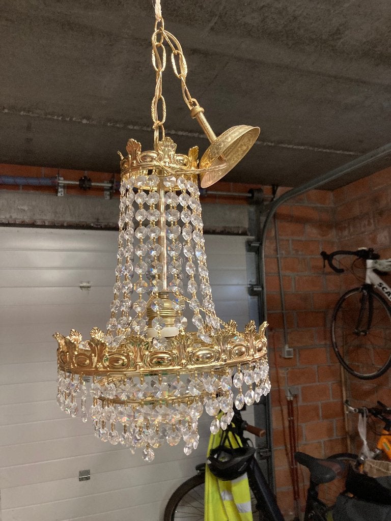Kristallen luchter, Ophalen, Glas