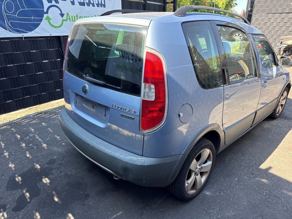 FEU ARRIÈRE DROIT Skoda Roomster (5J) (|5J7945112|), Autos : Pièces & Accessoires, Utilisé, Info@skoda-auto.de, Skoda, Max-Planck-Straße  3-5
64331  Weiterstadt, DE