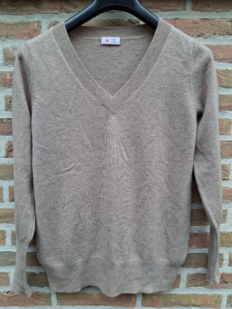 100 % cashmere trui - 'Heart Affair' maat 38 (beige), Ophalen of Verzenden, Maat 38/40 (M), Beige