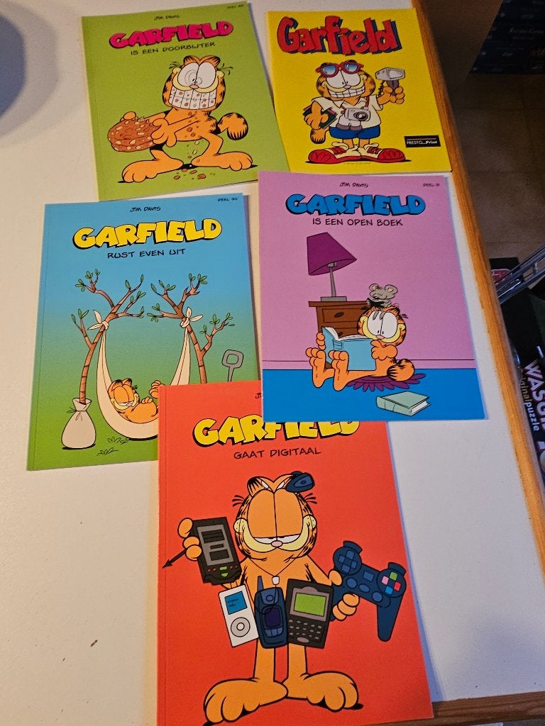 Strips garfield, Meerdere stripboeken, Ophalen of Verzenden, Zo goed als nieuw