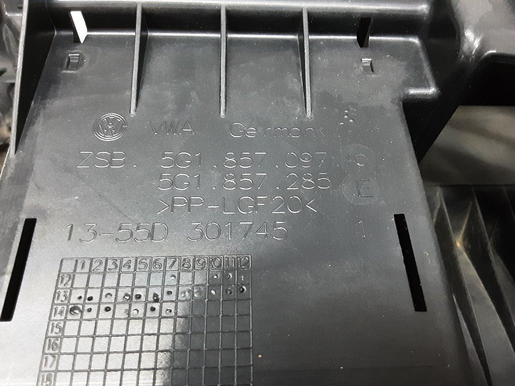 OPBERGVAK Volkswagen Golf VII Variant (AUVV) (5G1857097), Gebruikt, Volkswagen, Volkswagen AG, Kundenbetreuung@volkswagen.de