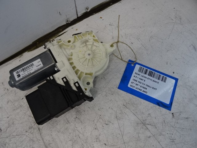 MOTEUR LEVE VITRE ELECTRIQUE ARRIÈRE DROIT Seat Leon (1P1), Utilisé, Arrière, Seat
