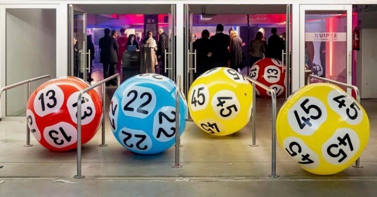 GEZOCHT Lotto opblaas bal strandbal, Ophalen of Verzenden, Gebruikt