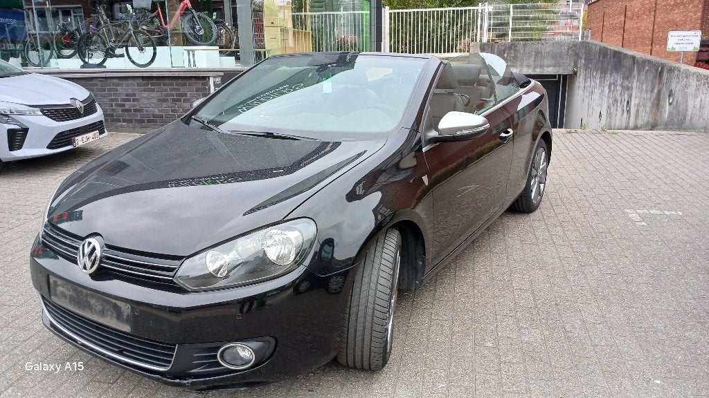 VW golf cabrio 1.2 benz 1 e eig 2015 94DKM  blanco gekeurd, Auto's, Voorwielaandrijving, 139 g/km, Cabriolet, Zwart