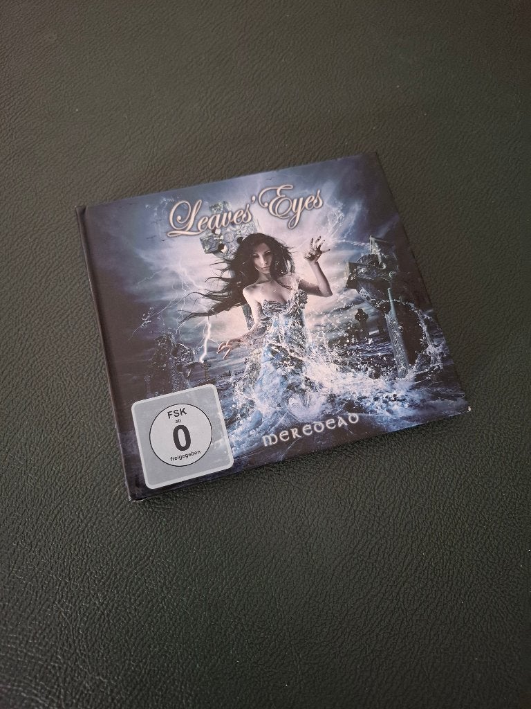 Leaves' Eyes cd dvd Meredead, Cd's en Dvd's, Cd's | Hardrock en Metal, Ophalen of Verzenden, Album, Gebruikt, Inclusief DVD