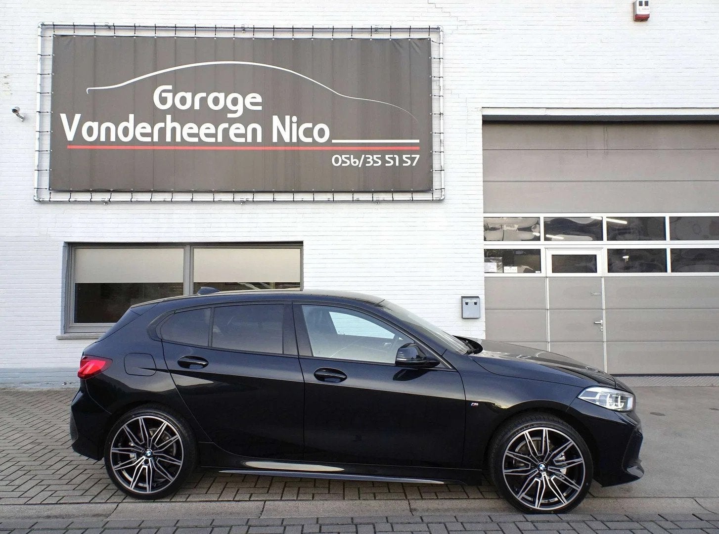 BMW 1 Serie 116 iA M-PACK CARPLAY,SFEERVERLICHTING,SPORTZETE, Automaat, Sportstoelen, 1 Reeks, Gebruikt