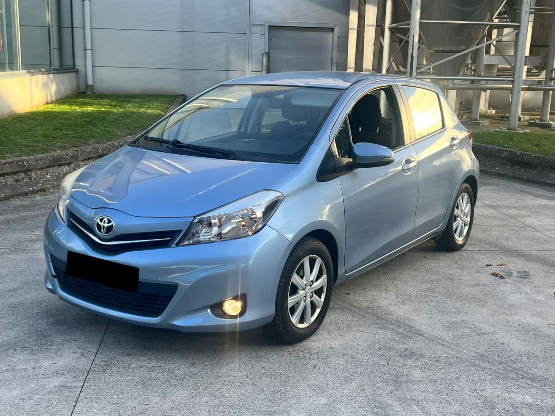 Toyota Yaris, Autos, Euro 5, Achat, Entreprise, 1095 kg