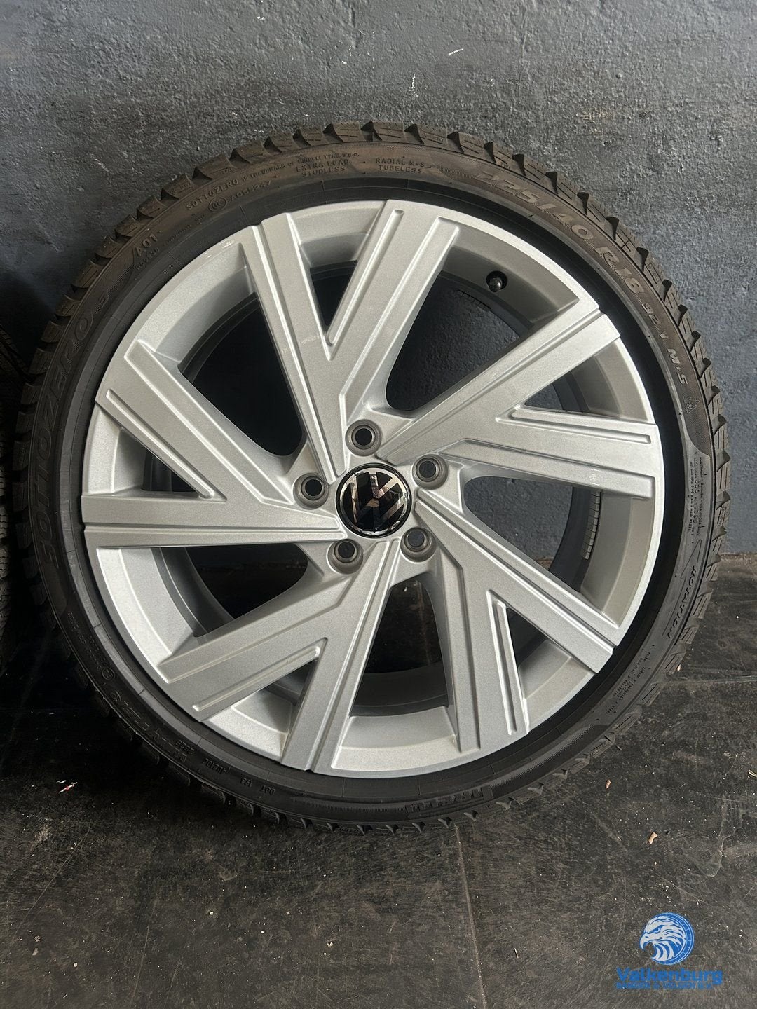 7-8mm! Originele VW Golf 8 GTI 5H Bergamo 18 inch velgen 5x1, Auto-onderdelen, 18 inch, Gebruikt, -, -