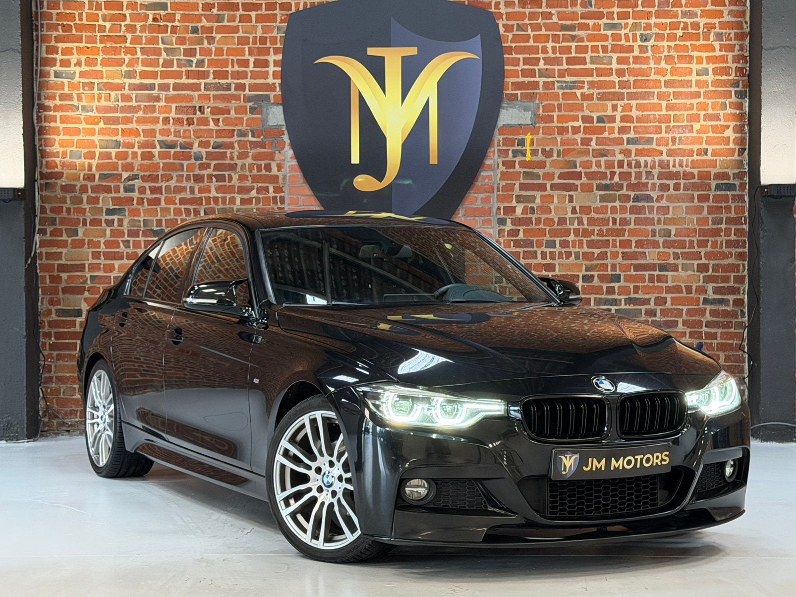 BMW 320i M-Pack */LED/Cockpit/Automaat/Navi*, Auto's, Automaat, 1998 cc, Alcantara, Zwart