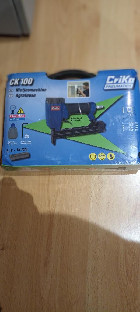 PNUEMATISCH NIETPISTOOL, Ophalen, Nieuw