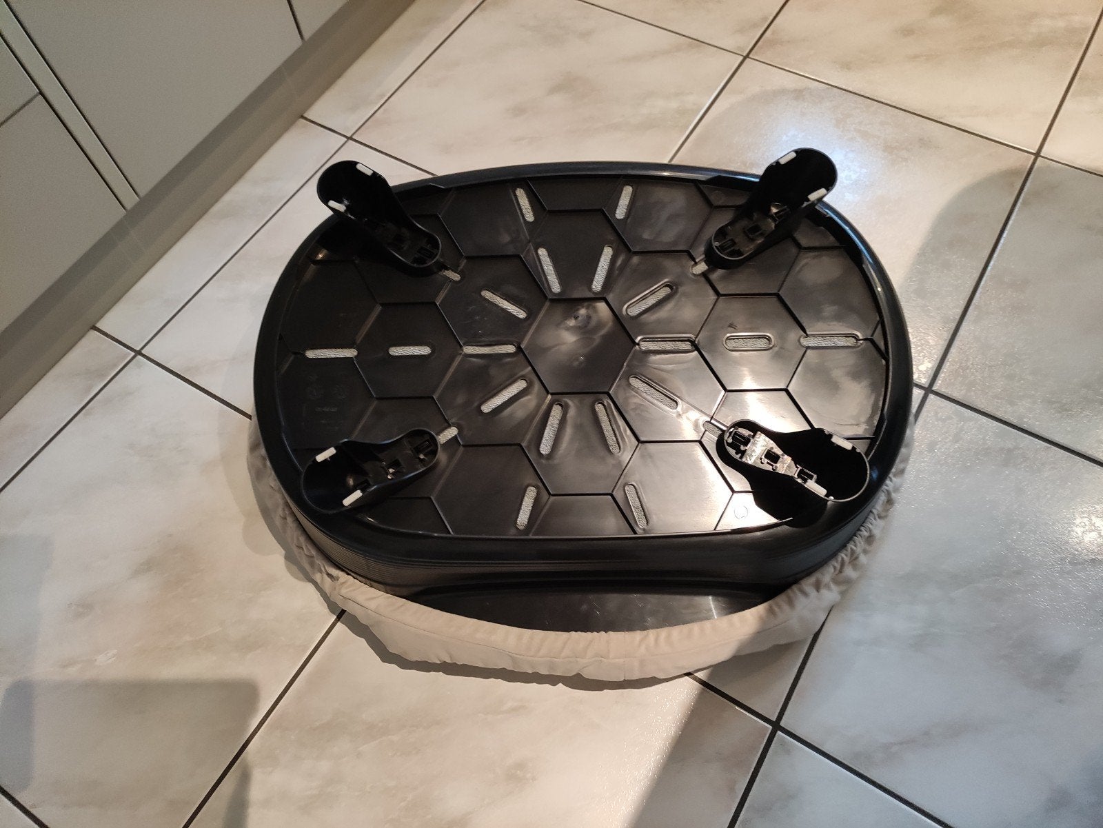 Honden mand, Ophalen, Polyester