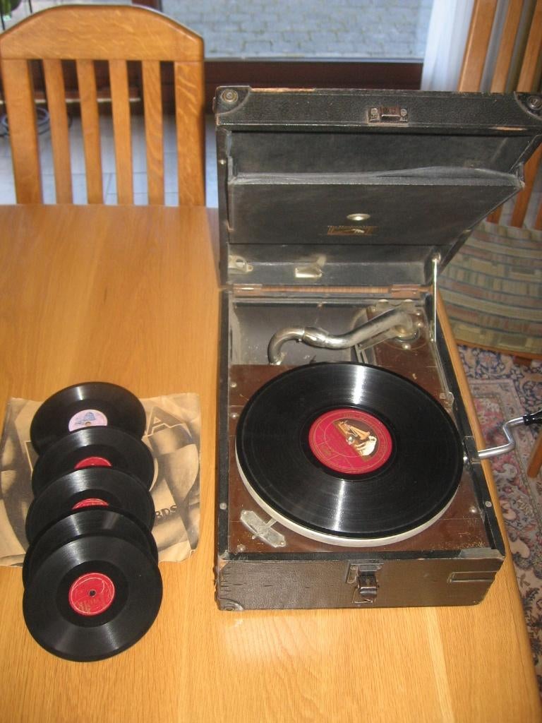 werkende koffer grammofoon his masters voice model 101, Ophalen