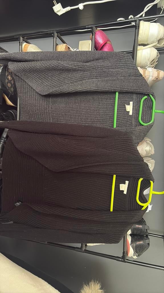 2 wollen vestjes h&m maat XS, Ophalen, Zo goed als nieuw, Zwart