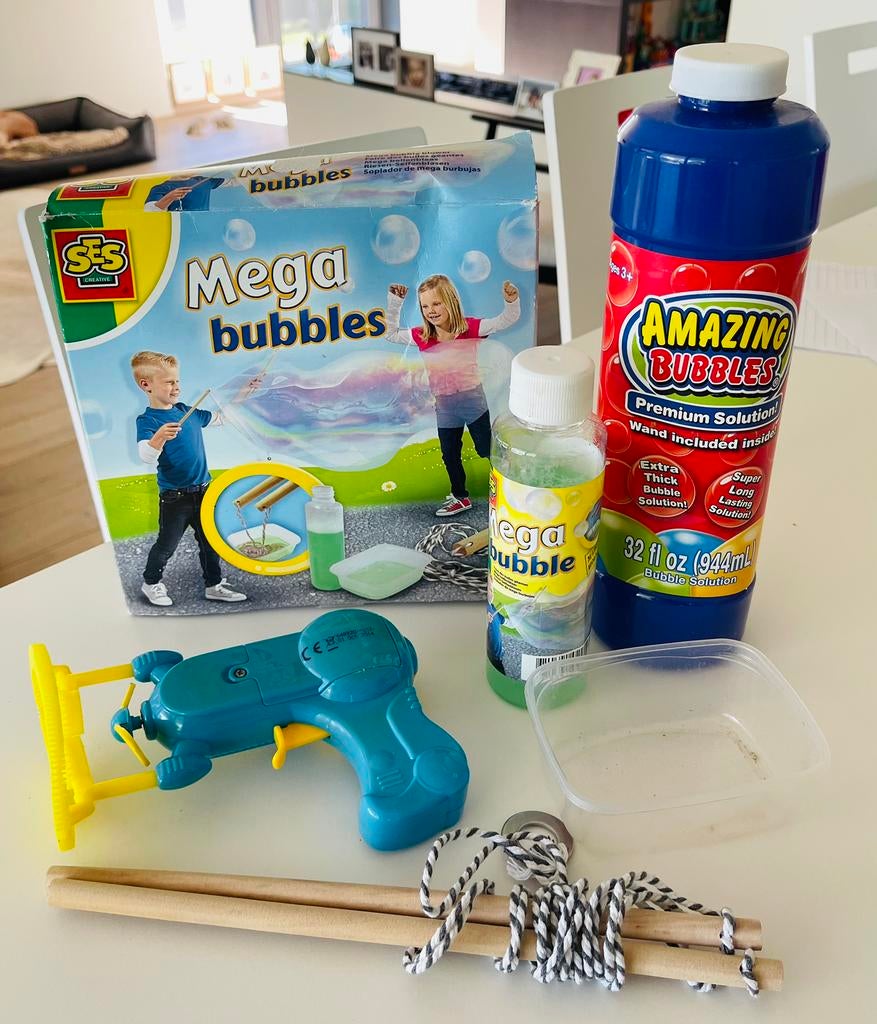 Bellenblaaspistool +  Bubbles + extra fles Bubblevloeistof, Ophalen