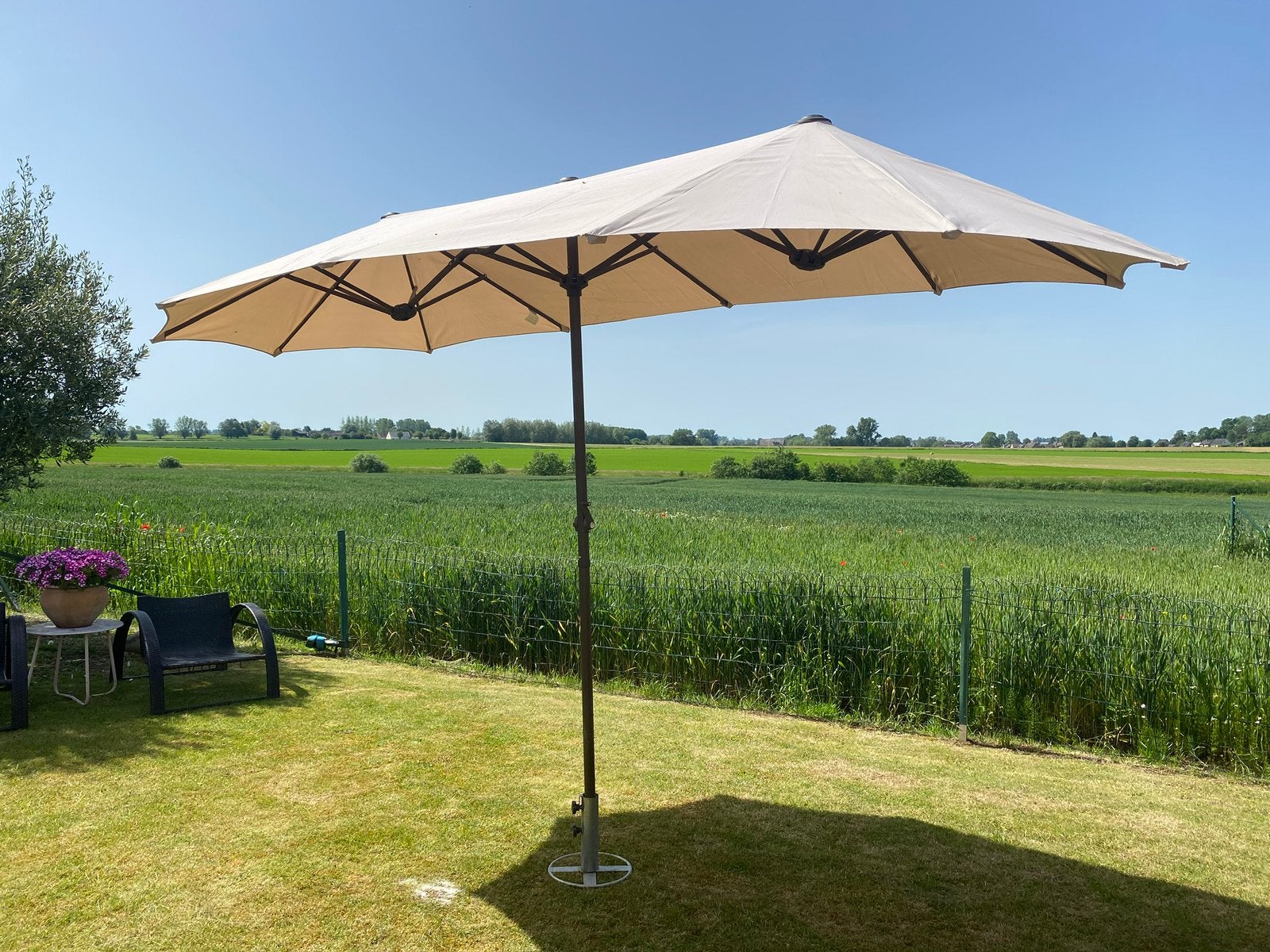 Parasol en longueur, Enlèvement, Utilisé, 3 à 4 mètres, Parasol sur pied