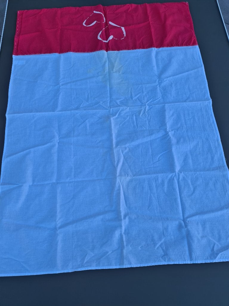 wit-rood laken met hartjes 100 x 135 cm, Ophalen, Zo goed als nieuw, Deken