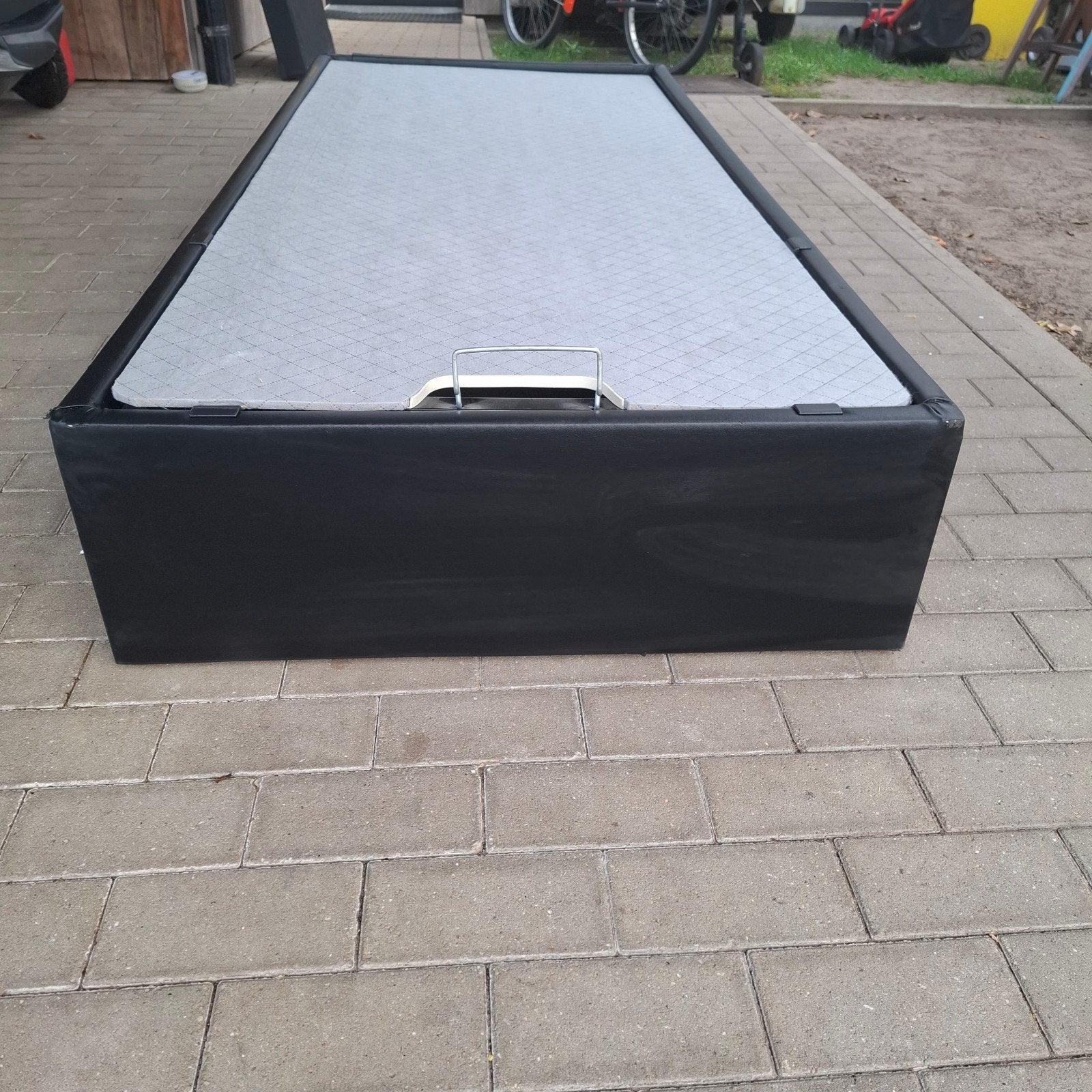gratis bed 90 cm met opbergruimte., Ophalen