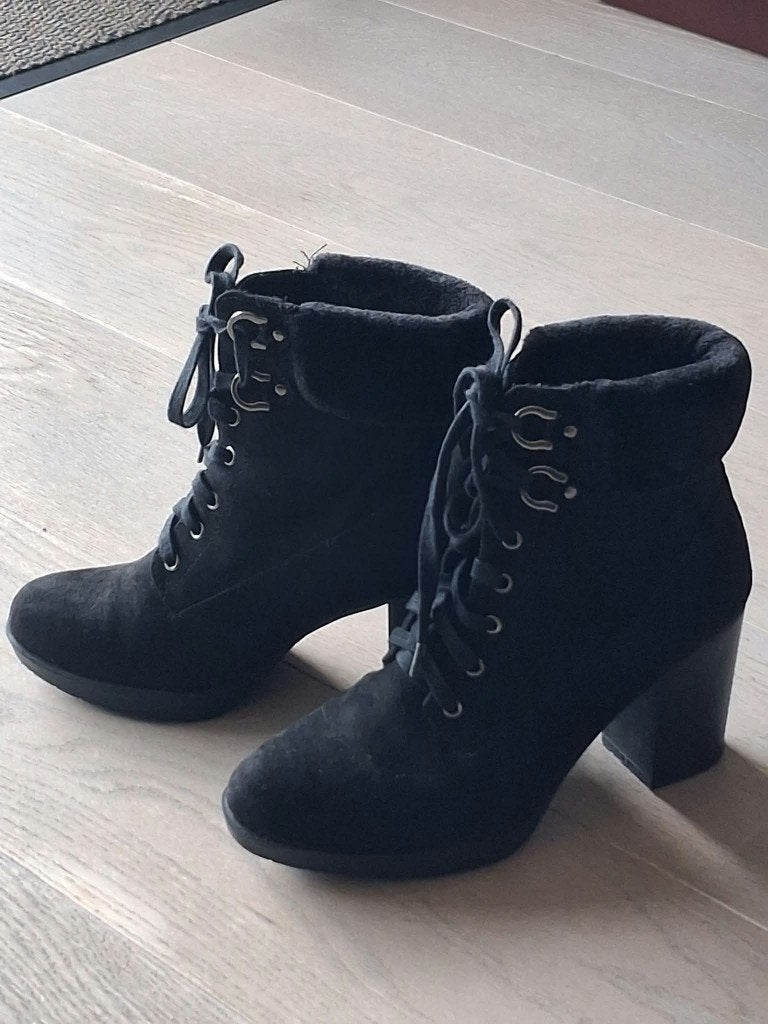 dameslaarsjes,maat 40, Enlèvement ou Envoi, Comme neuf, Boots et Botinnes, Noir