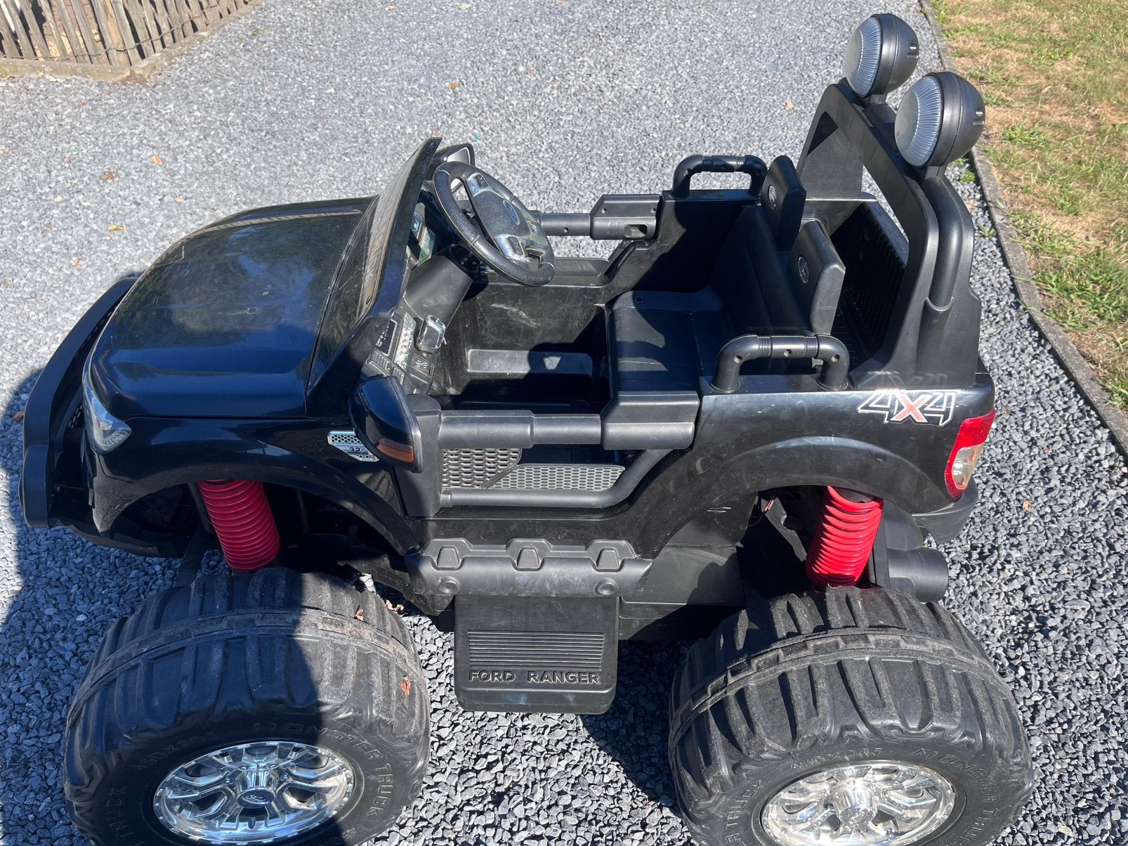 Elektrische kinderauto Ford Ranger 4x4 en 2x4, Kinderen en Baby's, Speelgoed | Buiten | Accuvoertuigen, Ophalen, Gebruikt