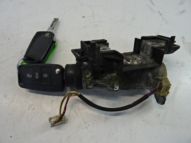CONTACTSLOT Skoda Octavia Combi (5EAC) (01-2012/07-2020), Gebruikt, Mevr. I. Hauben, Skoda, Rue de l'Espoir 34 34
4030  GRIVEGNÉE, BE