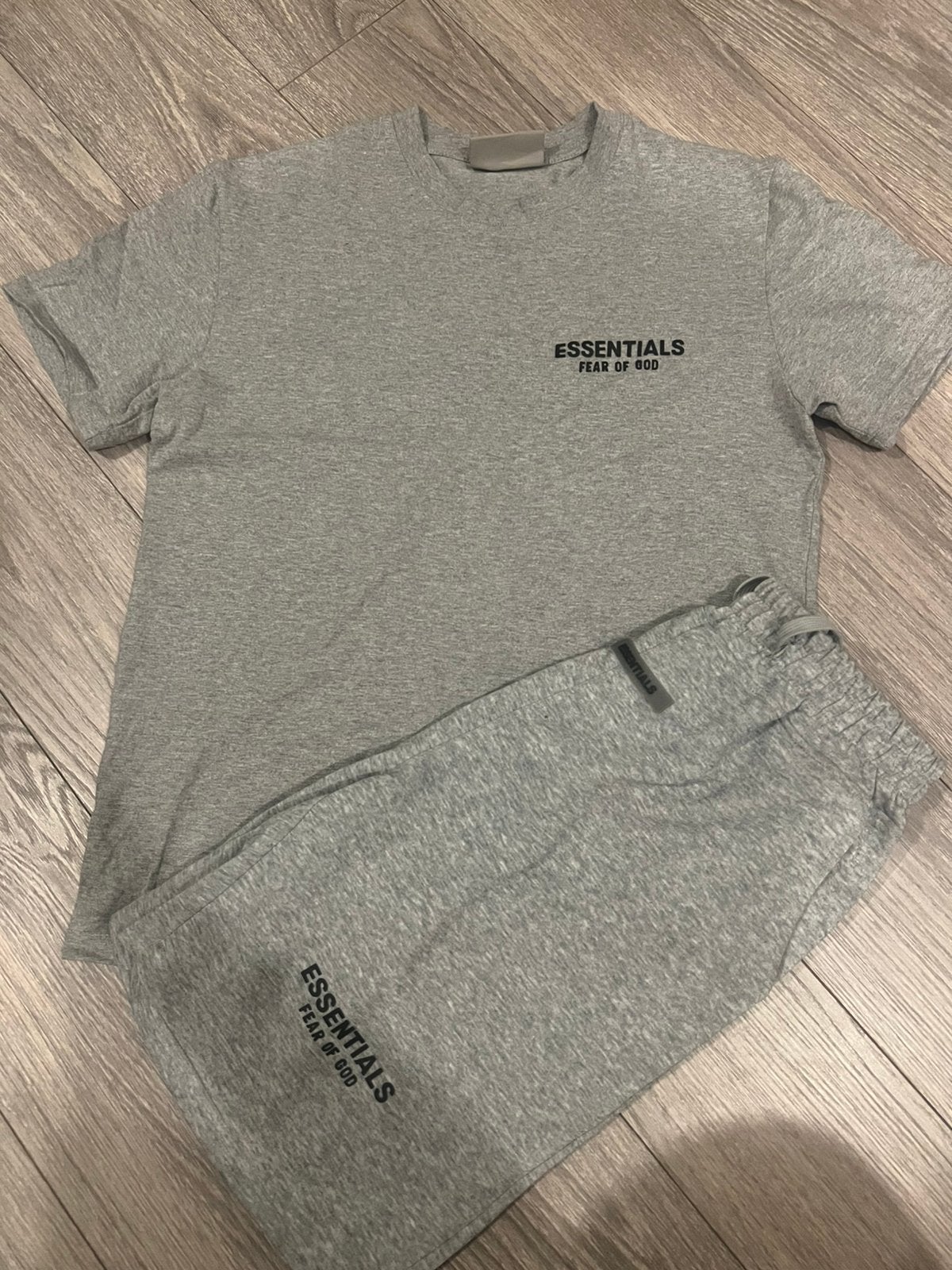 Essentials set, Ophalen of Verzenden, Zo goed als nieuw, Maat 48/50 (M), Grijs