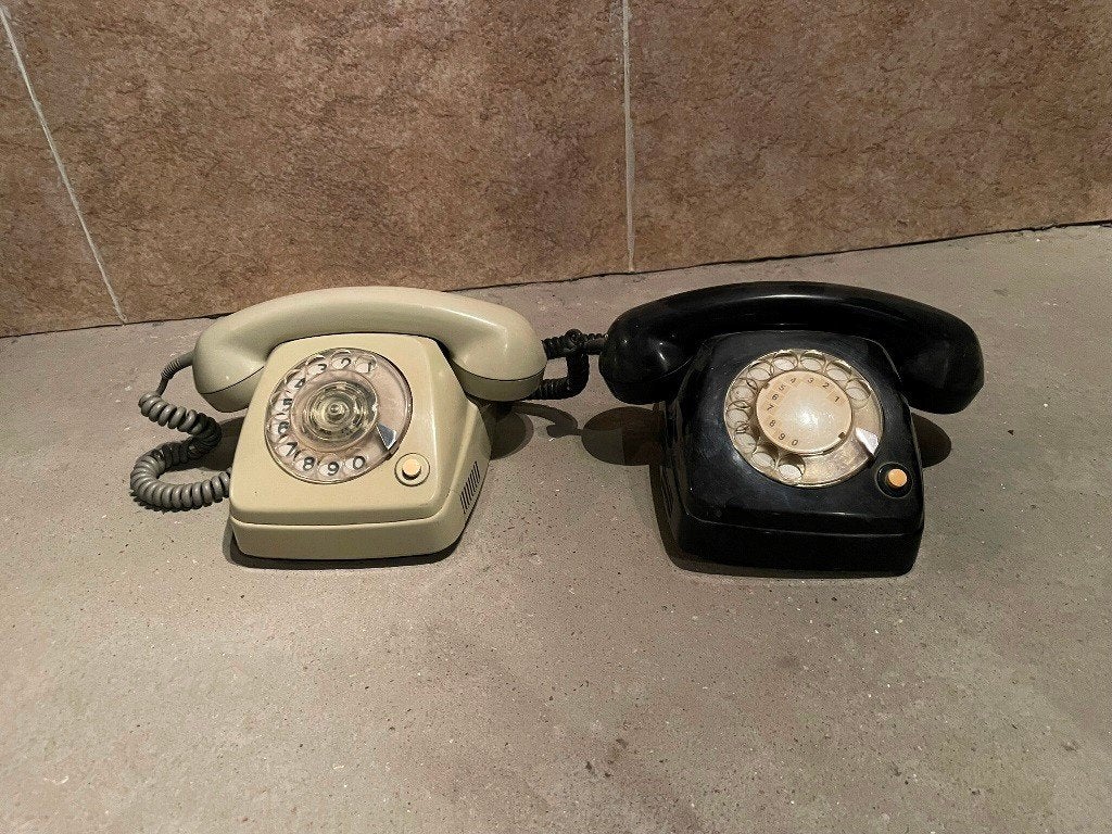 Vintage telefoon  70s @ OXFAM Solidariteit, Verzamelen, Overige Verzamelen, Gebruikt, Ophalen