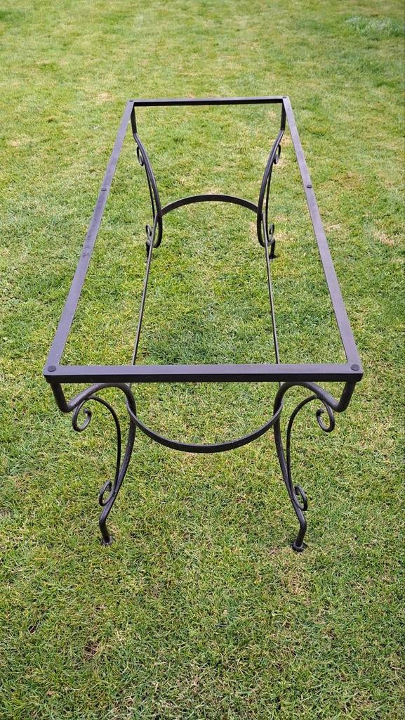 Pied de table en fer forgé