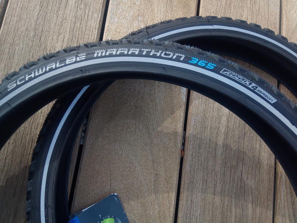 Schwalbe 2 pneus NEUFS 20 pouces, Enlèvement, Neuf, Pneu, Schwalbe