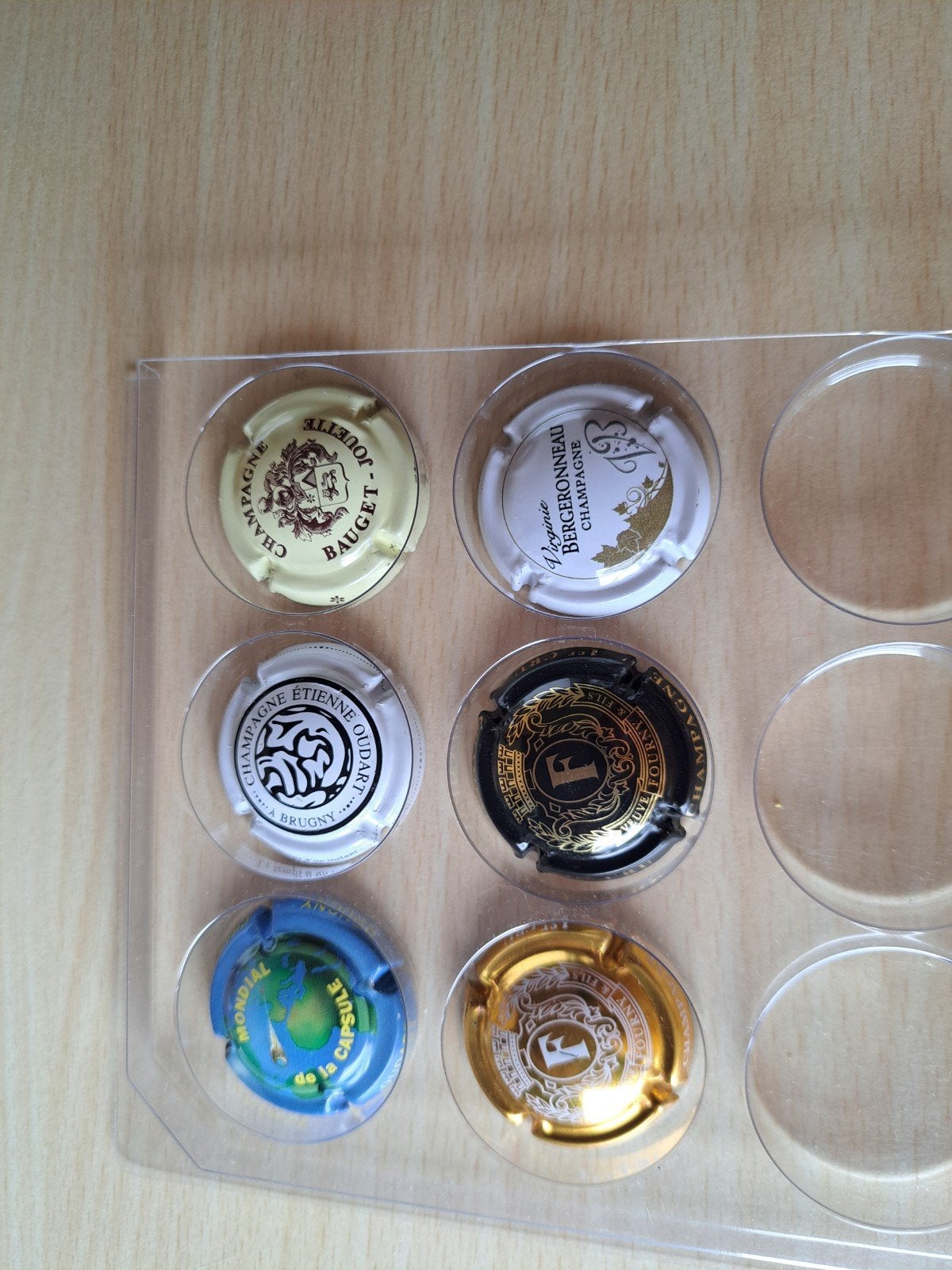 Capsules de champagne, Envoi