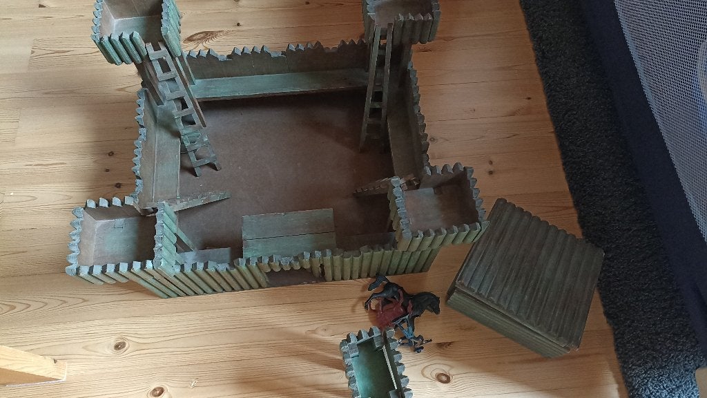 houten speelfort, Ophalen, Gebruikt